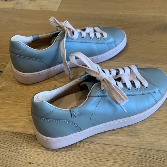 Vionic Pro Women's Mable Sneaker - Picture 5 of 9